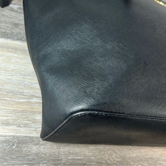Michael Kors Large Black Jet Set Travel Tote-GUC! - Picture 8 of 12